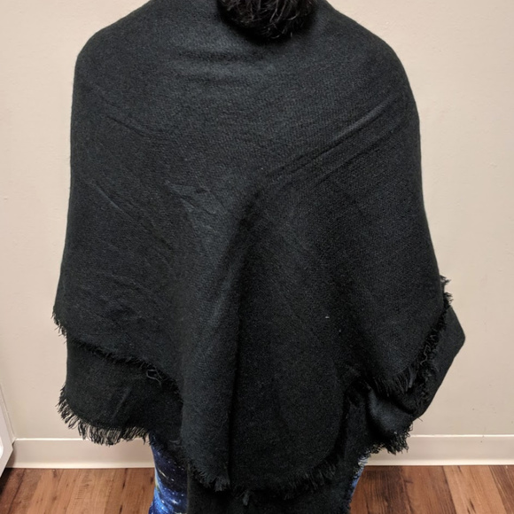NWT Blanket Scarf - Picture 5 of 6